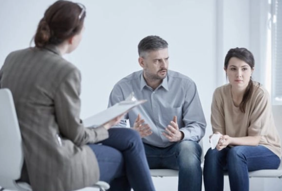 Có bắt buộc phải hòa giải khi giải quyết yêu cầu xin ly hôn?