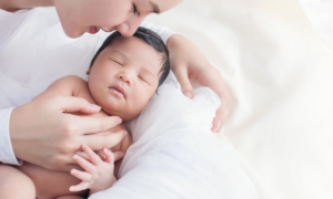 Lao động nữ nghỉ thai sản 6 tháng có được tính phép năm không?