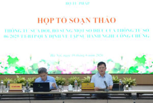 Đề xuất kiểm tra kết quả tập sự hành nghề công chứng bằng 2 bài trắc nghiệm trên máy tính